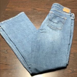 Levi’s Signature low rise bootcut jeans